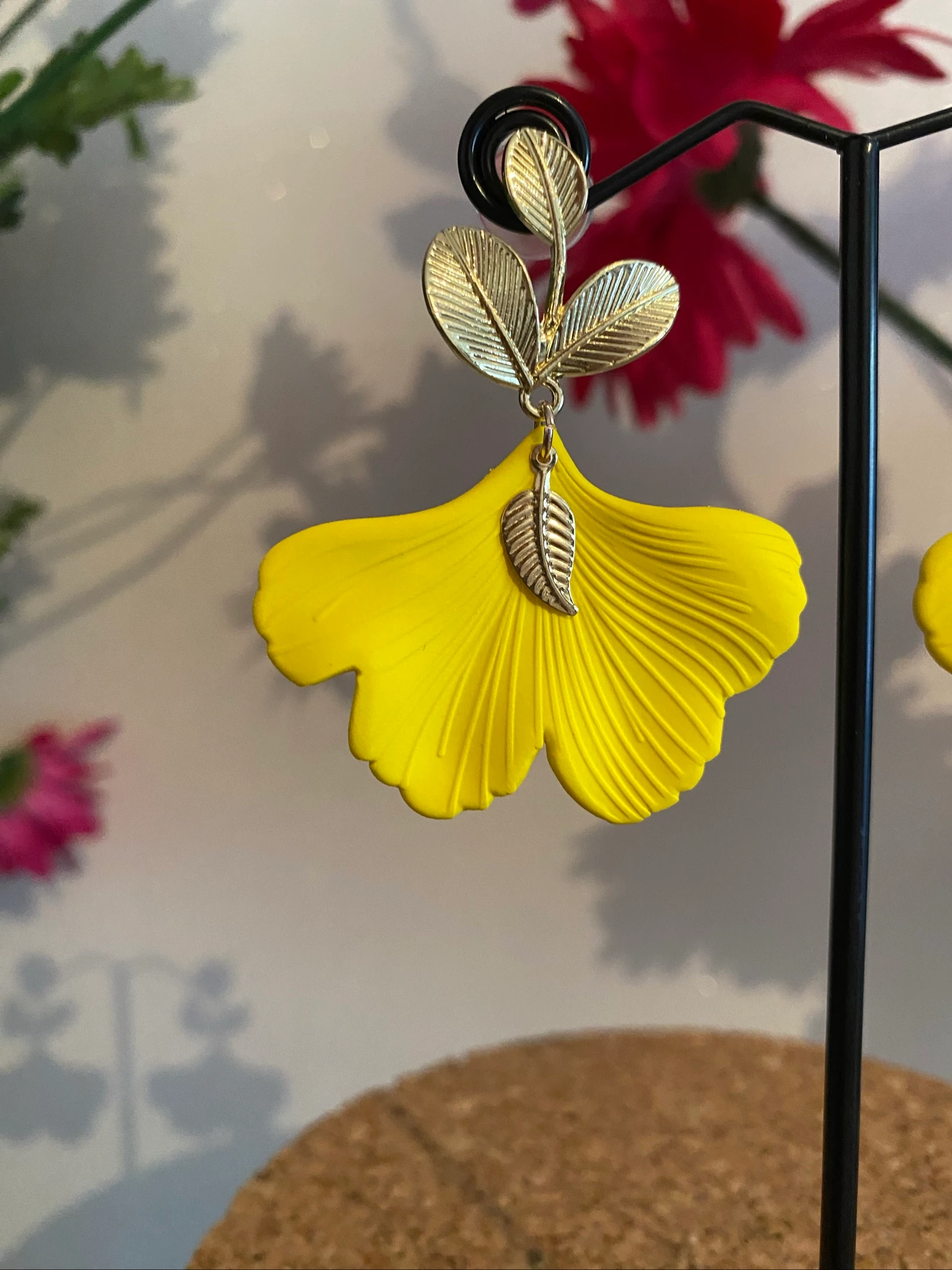 Brincos de folha de gingko amarela – photo 2